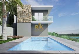 Land with approved project and panoramic views with 735m²