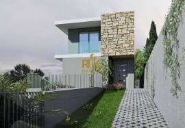 Land with approved project and panoramic views with 735m²