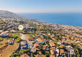 Land with approved project and panoramic views with 735m²