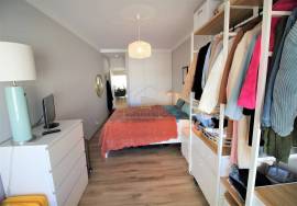 Fully refurbished and furnished 2 bedroom apartment