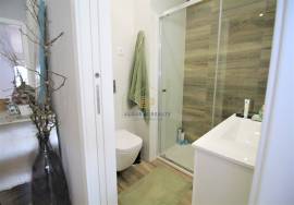 Fully refurbished and furnished 2 bedroom apartment