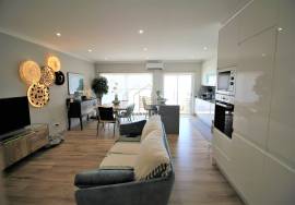 Fully refurbished and furnished 2 bedroom apartment