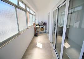 Fully refurbished and furnished 2 bedroom apartment