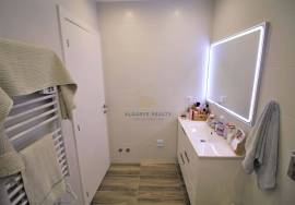 Fully refurbished and furnished 2 bedroom apartment
