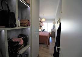 Fully refurbished and furnished 2 bedroom apartment