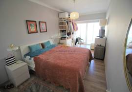 Fully refurbished and furnished 2 bedroom apartment