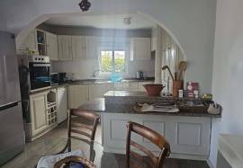 Cottage for sale in the country!