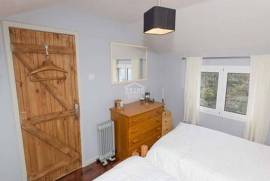 Cottage for sale in the country!