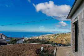 Charming Bungalow with Exceptional Potential in Tabua, Ribeira Brava