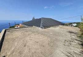 Charming Bungalow with Exceptional Potential in Tabua, Ribeira Brava