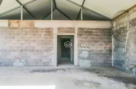 Charming Bungalow with Exceptional Potential in Tabua, Ribeira Brava
