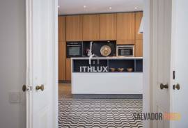 Exclusive Building in the Historic Center of Évora - 5 Apartments with Potential for Profitability and Quality of Life