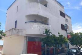 1 bedroom banking apartment on the 2nd floor of a building located in Avis, Portalegre.