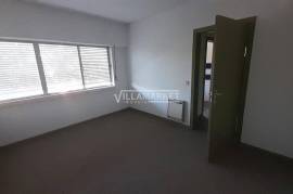1 bedroom banking apartment on the 2nd floor of a building located in Avis, Portalegre.