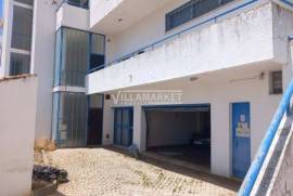 1 bedroom banking apartment on the 2nd floor of a building located in Avis, Portalegre.