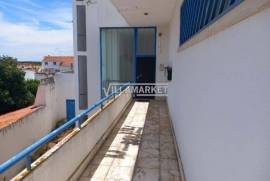 1 bedroom banking apartment on the 2nd floor of a building located in Avis, Portalegre.