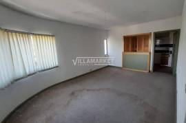 1 bedroom banking apartment on the 2nd floor of a building located in Avis, Portalegre.
