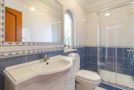 2 Bedroom Apartment for Rent - from OCTOBER to JUNE, in Lagos