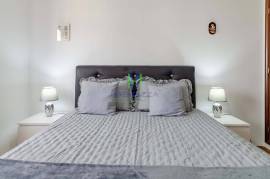 2 Bedroom Apartment for Rent - from OCTOBER to JUNE, in Lagos