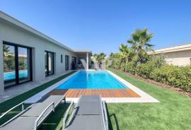 Single Storey 3 Bedroom Villa with Pool, next to Ria Formosa, Faro