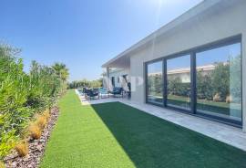 Single Storey 3 Bedroom Villa with Pool, next to Ria Formosa, Faro