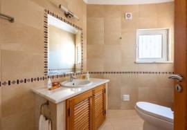 Desirable 5 bed villa on Santo Antonio Golf