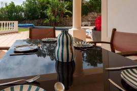 Desirable 5 bed villa on Santo Antonio Golf