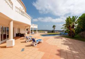 Desirable 5 bed villa on Santo Antonio Golf