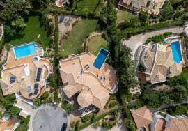 Desirable 5 bed villa on Santo Antonio Golf