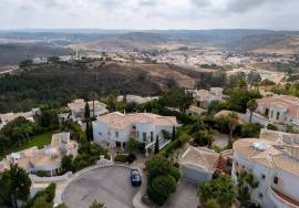 Desirable 5 bed villa on Santo Antonio Golf