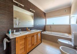 Desirable 5 bed villa on Santo Antonio Golf