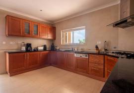 Desirable 5 bed villa on Santo Antonio Golf