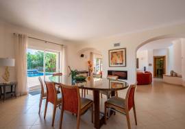 Desirable 5 bed villa on Santo Antonio Golf