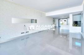 Albufeira Marina – Excellent villa with panoramic views