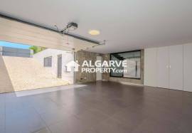 Albufeira Marina – Excellent villa with panoramic views