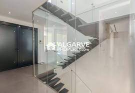 Albufeira Marina – Excellent villa with panoramic views