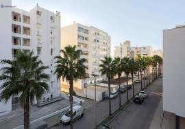 1 Bedroom Apartment in the Heart of Quarteira – 50m from the Beach and with All the Comfort