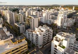 1 Bedroom Apartment in the Heart of Quarteira – 50m from the Beach and with All the Comfort