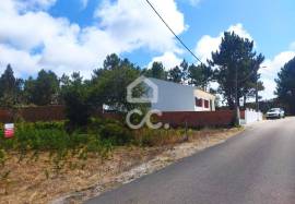VIEIRA DE LEIRIA---Plot of land rustic located within the urban area with an area of 270 m2 with viability for the construction, situated in a quiet area of Vieira de Leiria, 3 km from Praia da Vieira.