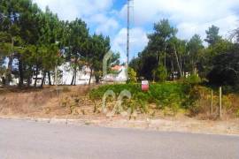 VIEIRA DE LEIRIA---Plot of land rustic located within the urban area with an area of 270 m2 with viability for the construction, situated in a quiet area of Vieira de Leiria, 3 km from Praia da Vieira.