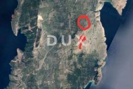 ЦРЕС, БЕЛЕЙ – Просторный участок земли рядом с благоустроенными пляжами