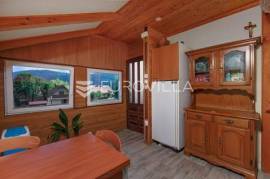 Sunger, house with three residential units