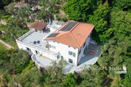 Sea view with panoramic terraces in Sanremo