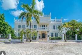 Neoclassical Luxury Residence