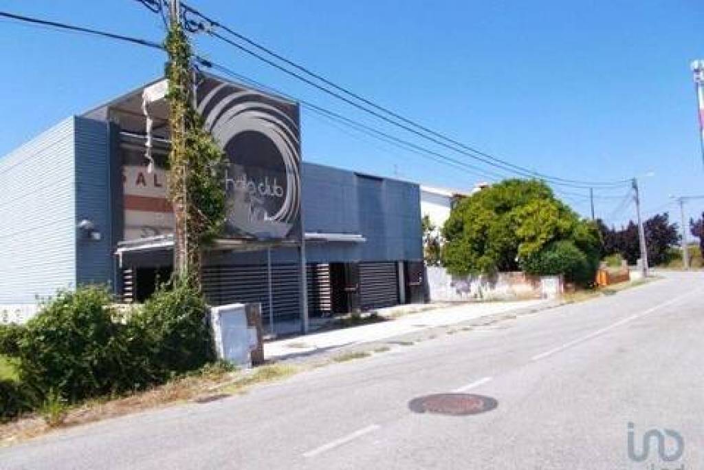 Loja / Estabelecimento Comercial em Aradas de 784,00 m²