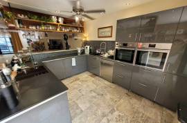 Authentic Stone Barn With 150 M2 Of Living Space, Renovated With Charm And High-End Amenities.