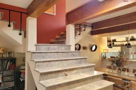 Authentic Stone Barn With 150 M2 Of Living Space, Renovated With Charm And High-End Amenities.