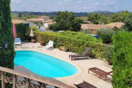 Very Pretty Stone House With 95 M2 Of Living Space, Terrace With Views, Courtyard And Swimming Pool.