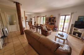 Very Pretty Stone House With 95 M2 Of Living Space, Terrace With Views, Courtyard And Swimming Pool.