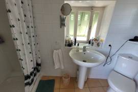Very Pretty Stone House With 95 M2 Of Living Space, Terrace With Views, Courtyard And Swimming Pool.